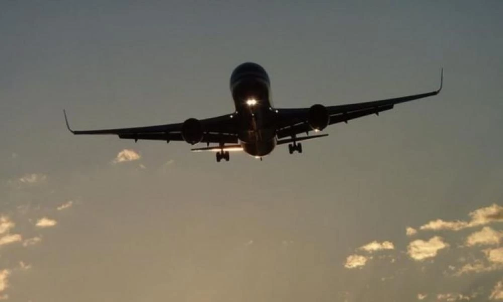 Ινδονησία: Βρέθηκαν συντρίμμια και ανθρώπινα μέλη από την πτήση της Sriwijaya Air